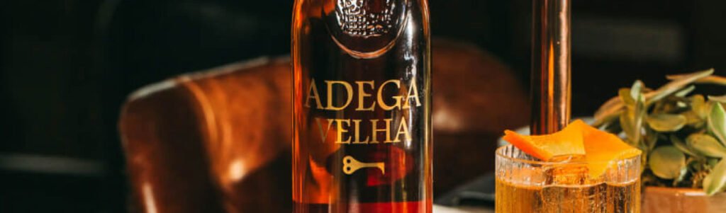 Destilado Adega Velha