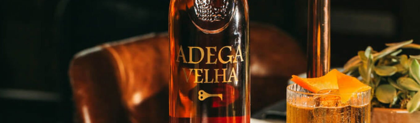 Destilado Adega Velha