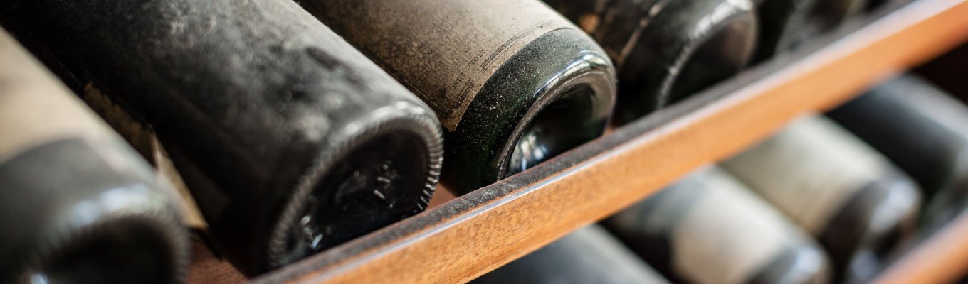 Garrafas antigas de vinho